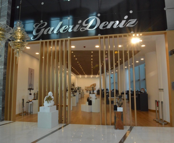 GaleriDeniz Gl’onze Sergisi ile sanatseverlere 'merhaba' dedi