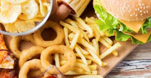 Prof. Dr. Mehmet Demirci: Fast food yiyecekler çocukların bünyelerine zarar veriyor
