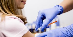 Salgın sürecinde aşı karşıtlığı ile çocuğunuzu ve toplumu riske atmayın