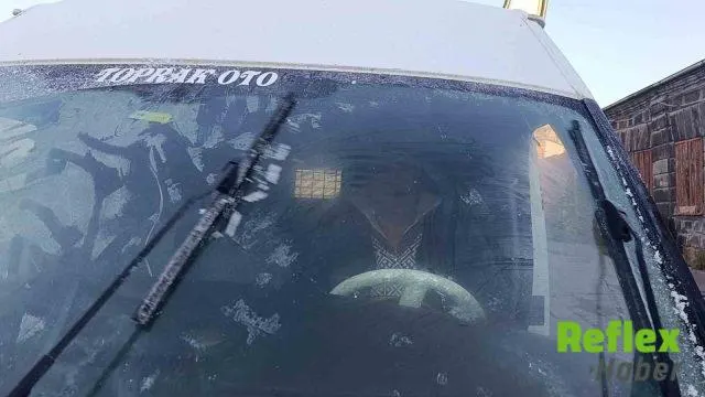 Kars’ta Dondurucu Soğuk: Araç Camları Buzla Kaplandı