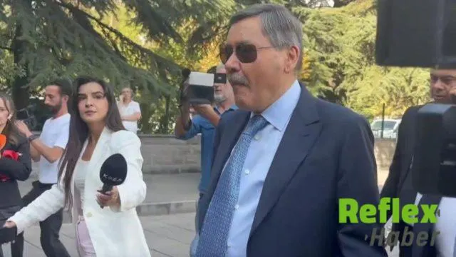 Melih Gökçek Adliye Önündeki Görüntülere Yanıt Verdi! Sakız İddiasını Açıkladı