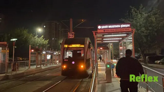 Kayseri’de Tramvay Kazası: 68 Yaşındaki Yaya Ağır Yaralandı