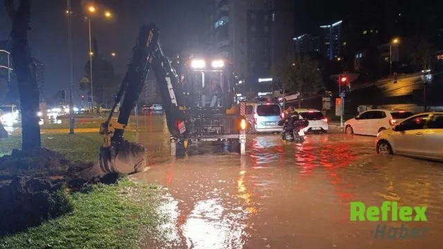 Kahramanmaraş'ta Sağanak Sonrası Belediyenin Gece Mesaisi